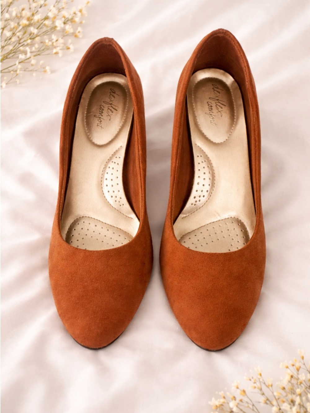dexflex comfort Women's Suede Pumps in Rust